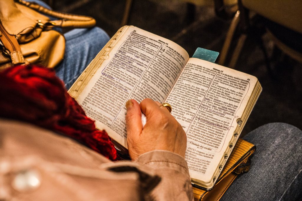 Hur berikar pilgrim vandring din teologiska förståelse och vilka kristna böcker kan vägleda dig på resan?